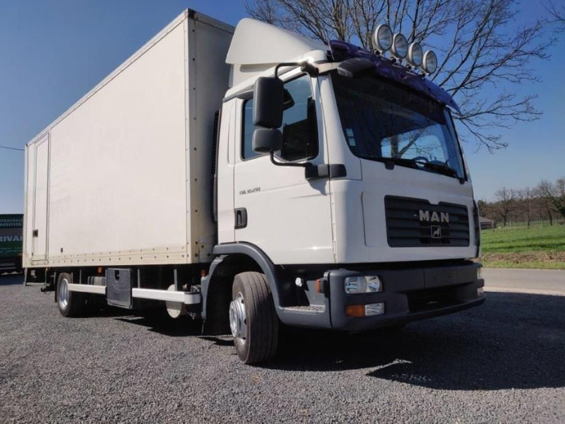 MAN TGL 12.210 Automaat euro4 - Dobozos felépítményű teherautó: 2 kép. MAN TGL 12.210 Automaat euro4 - Dobozos felépítményű teherautó: 2 kép.