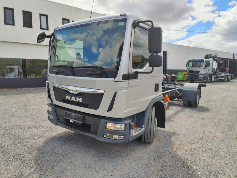 MAN TGL 12.250 Chassis cabine Euro6 - Alvaz teherautó: 2 kép. MAN TGL 12.250 Chassis cabine Euro6 - Alvaz teherautó: 2 kép.
