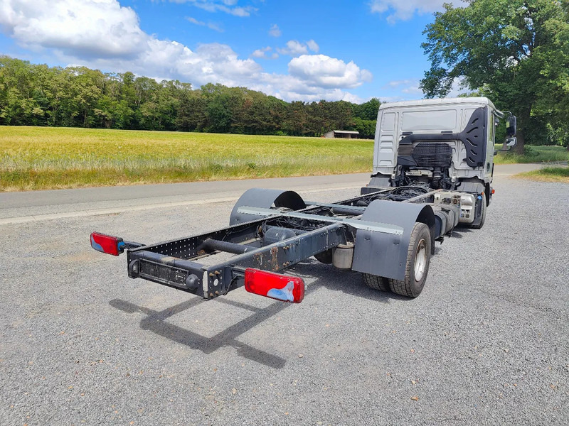 MAN TGL 12.250 Chassis cabine Euro6 - Alvaz teherautó: 3 kép. MAN TGL 12.250 Chassis cabine Euro6 - Alvaz teherautó: 3 kép.