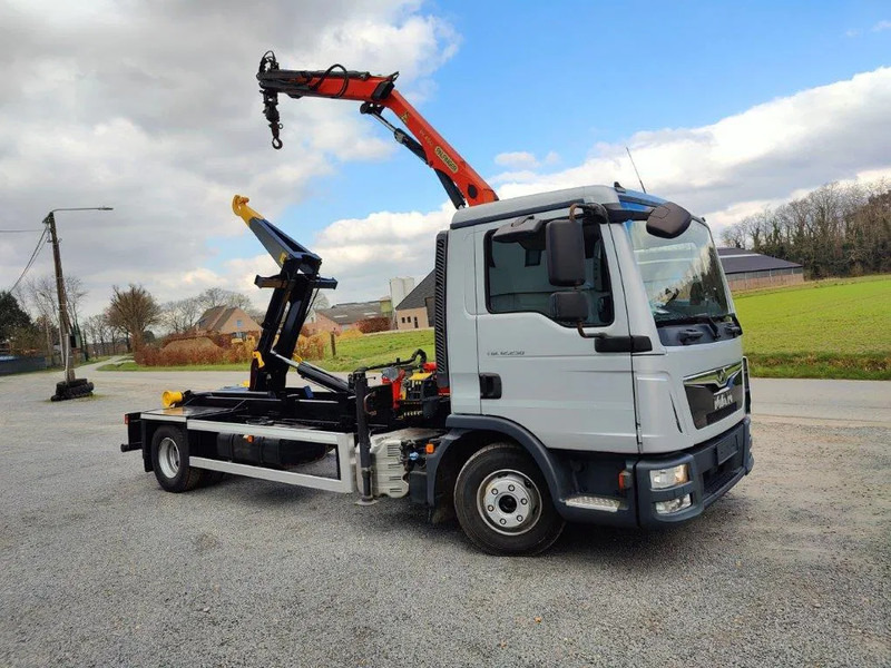 MAN TGL 12.250 Containersysteem Jimeca met kraan Palfinger PK4501 - Horgos rakodó teherautó, Darus autó: 2 kép. MAN TGL 12.250 Containersysteem Jimeca met kraan Palfinger PK4501 - Horgos rakodó teherautó, Darus autó: 2 kép.