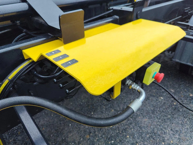 MAN TGL 12.250 with NEW Containersystem / Hooklift JIMECA - Horgos rakodó teherautó: 5 kép. MAN TGL 12.250 with NEW Containersystem / Hooklift JIMECA - Horgos rakodó teherautó: 5 kép.