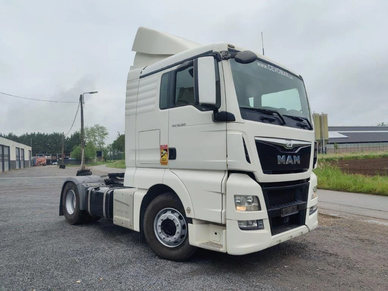 MAN TGX 18.360 Euro6 Belgian papers - Nyergesvontató: 2 kép. MAN TGX 18.360 Euro6 Belgian papers - Nyergesvontató: 2 kép.