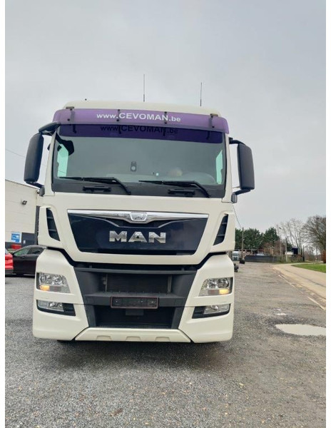 MAN TGX 18.480 Euro 6 - Nyergesvontató: 3 kép. MAN TGX 18.480 Euro 6 - Nyergesvontató: 3 kép.
