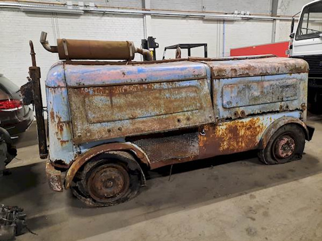 Atlas-Copco PRH 700 DD - Légkompresszor: 3 kép. Atlas-Copco PRH 700 DD - Légkompresszor: 3 kép.