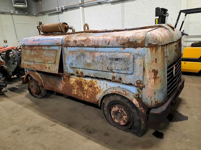 Atlas-Copco PRH 700 DD - Légkompresszor: 2 kép. Atlas-Copco PRH 700 DD - Légkompresszor: 2 kép.