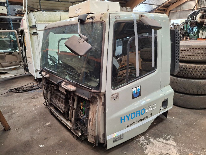 DAF CF 85.360 - Fülke és belső tér: 1 kép. DAF CF 85.360 - Fülke és belső tér: 1 kép.