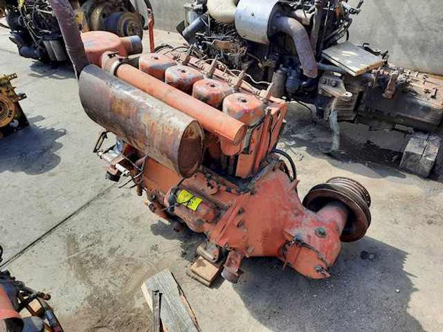 Deutz F4L812 - Motor - Építőipari gépek: 4 kép. Deutz F4L812 - Motor - Építőipari gépek: 4 kép.