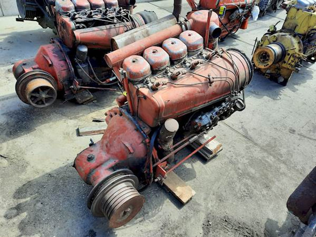 Deutz F4L812 - Motor - Építőipari gépek: 3 kép. Deutz F4L812 - Motor - Építőipari gépek: 3 kép.