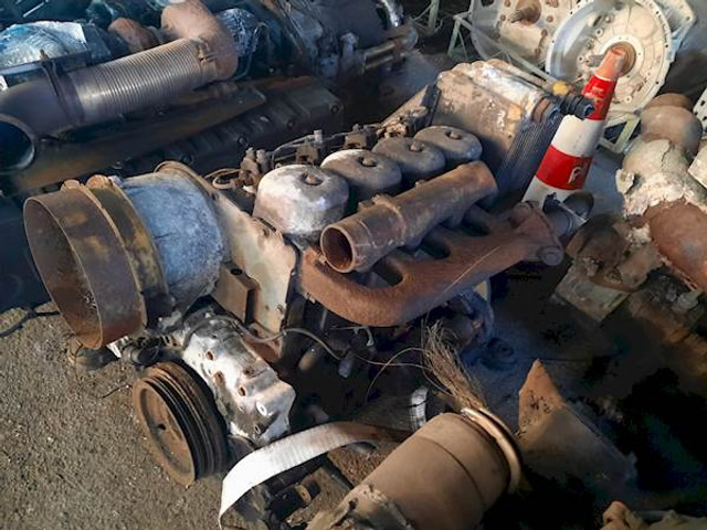 Deutz F4L912 - Motor: 1 kép. Deutz F4L912 - Motor: 1 kép.