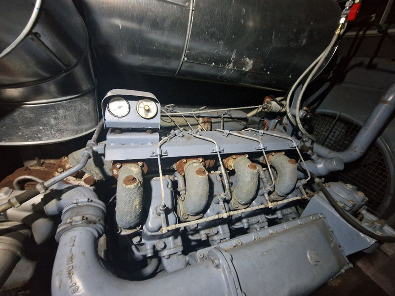 Hanomag HENSCHEL 8V1516AC - Áramfejlesztő: 4 kép. Hanomag HENSCHEL 8V1516AC - Áramfejlesztő: 4 kép.