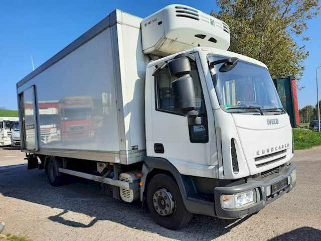 Iveco 120EL22 EUROCARGO - Hűtős teherautó: 2 kép. Iveco 120EL22 EUROCARGO - Hűtős teherautó: 2 kép.