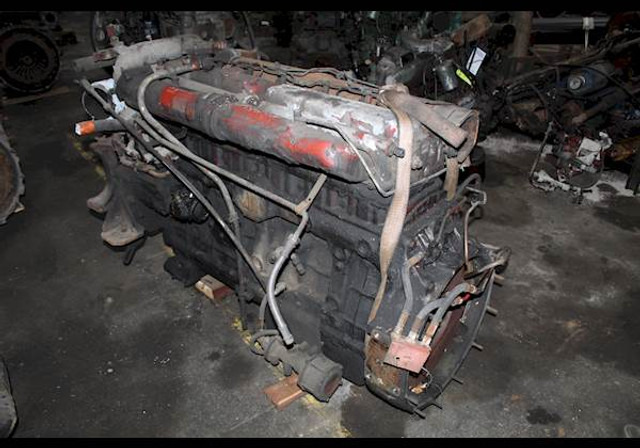 Iveco FIAT 8210.22 TURBOSTAR - Motor - Teherautó: 3 kép. Iveco FIAT 8210.22 TURBOSTAR - Motor - Teherautó: 3 kép.