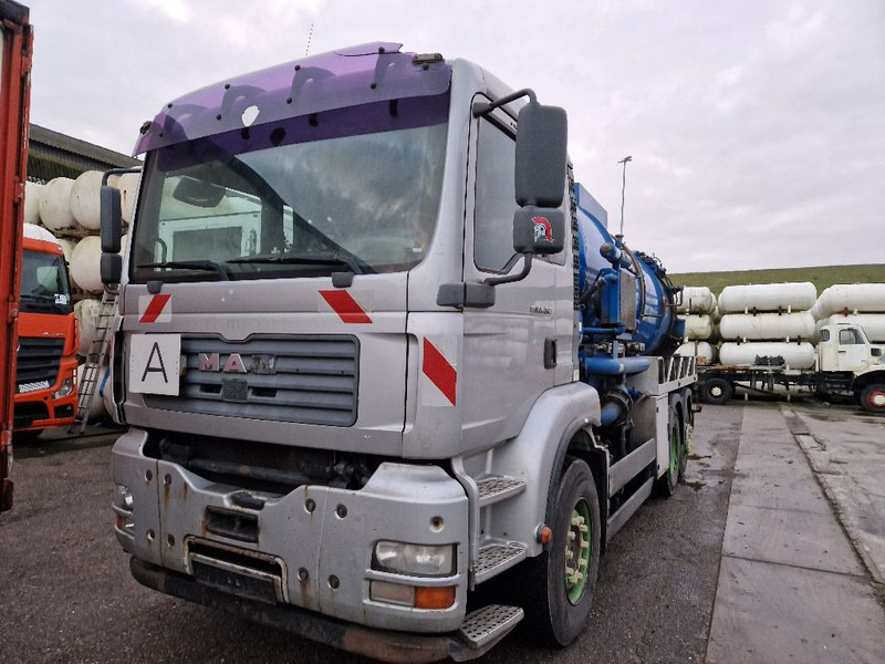 MAN TGA 26.360 6X2 - Szippantós autó: 1 kép. MAN TGA 26.360 6X2 - Szippantós autó: 1 kép.