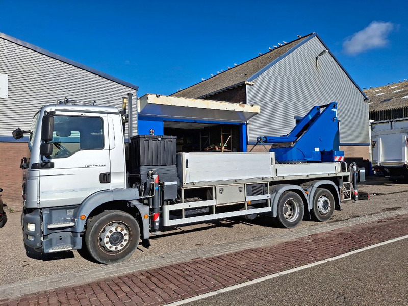 MAN TGM 26.340 6x2 - Dobozos felépítményű teherautó: 2 kép. MAN TGM 26.340 6x2 - Dobozos felépítményű teherautó: 2 kép.