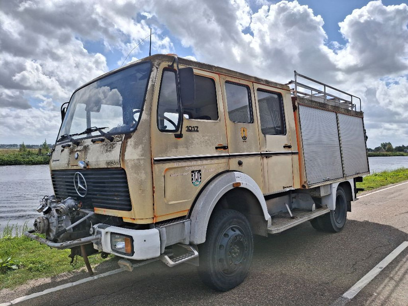 Mercedes-Benz 1017 - Tűzoltóautó: 1 kép. Mercedes-Benz 1017 - Tűzoltóautó: 1 kép.