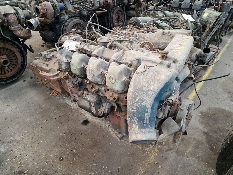 Mercedes-Benz OM402 - Motor: 2 kép. Mercedes-Benz OM402 - Motor: 2 kép.