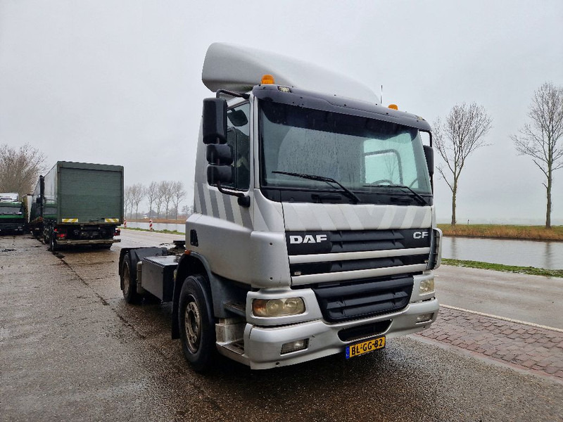 DAF TE75PC - Nyergesvontató: 2 kép. DAF TE75PC - Nyergesvontató: 2 kép.