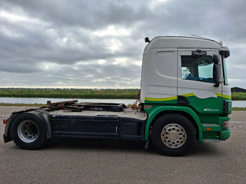 Scania P114 LA4X2 NA 7115 - Nyergesvontató: 4 kép. Scania P114 LA4X2 NA 7115 - Nyergesvontató: 4 kép.