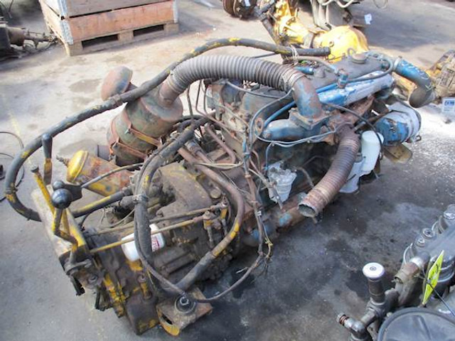 Perkins 6.354.4 - Motor: 2 kép. Perkins 6.354.4 - Motor: 2 kép.