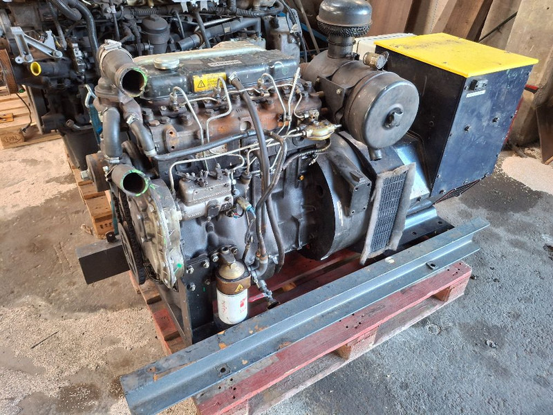 Perkins T4236 - Motor: 1 kép. Perkins T4236 - Motor: 1 kép.