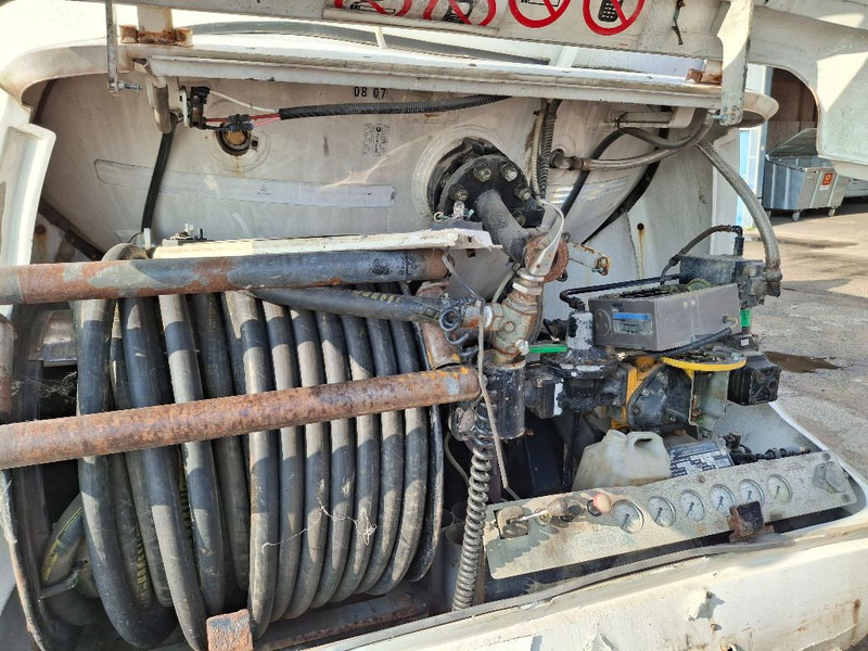 Tartályos teherautó Renault MIDLUM 280DXI: 11 kép.