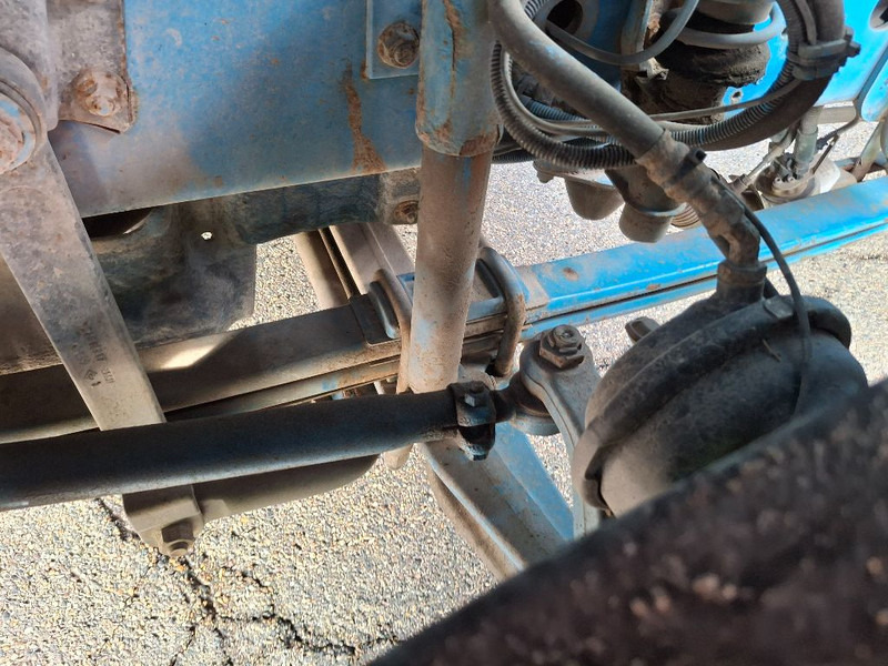 Renault MIDLUM 280DXI - Tartályos teherautó: 2 kép. Renault MIDLUM 280DXI - Tartályos teherautó: 2 kép.