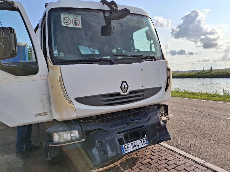 Tartályos teherautó Renault MIDLUM 280DXI: 16 kép.
