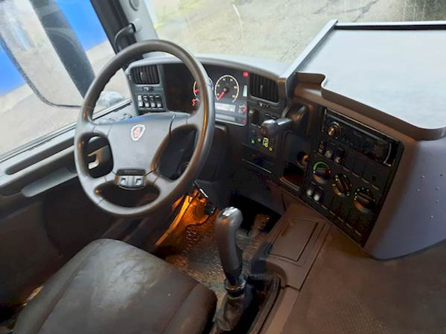 Scania P 270 DB4X2MNB - Hűtős teherautó: 5 kép. Scania P 270 DB4X2MNB - Hűtős teherautó: 5 kép.