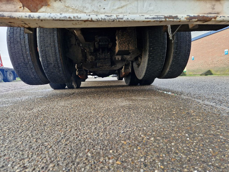 Scania R 142 H 6X2 V8 - Platós teherautó: 5 kép. Scania R 142 H 6X2 V8 - Platós teherautó: 5 kép.