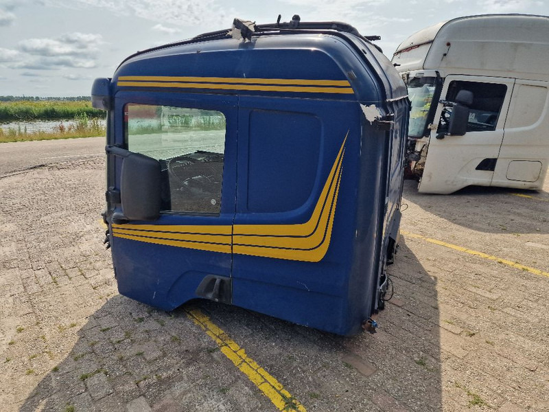 Scania R124 SLEEPER CAB - Fülke és belső tér: 3 kép. Scania R124 SLEEPER CAB - Fülke és belső tér: 3 kép.