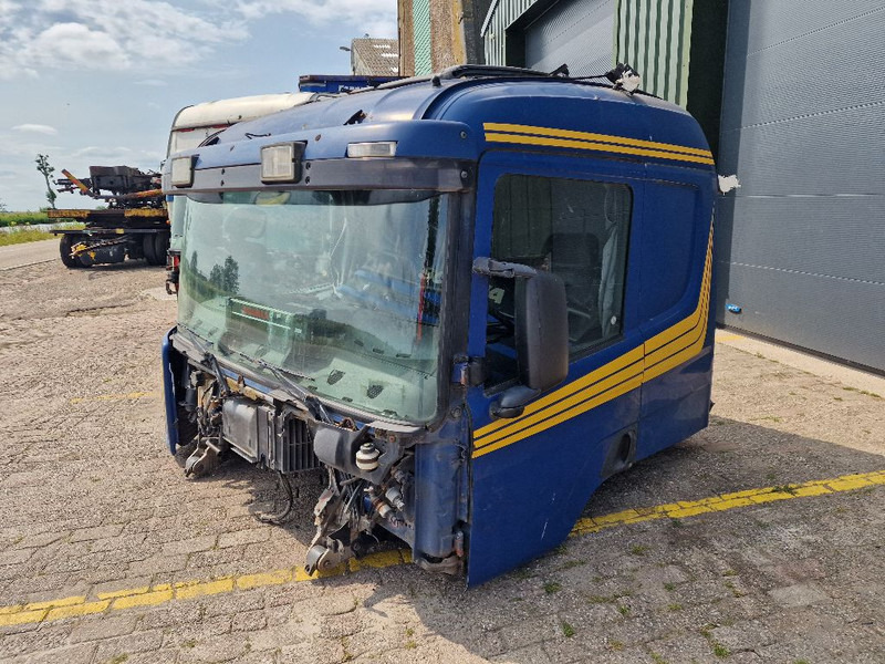 Scania R124 SLEEPER CAB - Fülke és belső tér: 2 kép. Scania R124 SLEEPER CAB - Fülke és belső tér: 2 kép.
