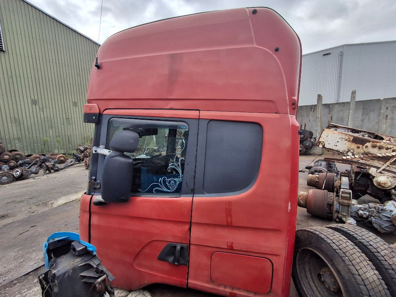 Scania R124 topline cabin - Fülke és belső tér: 5 kép. Scania R124 topline cabin - Fülke és belső tér: 5 kép.