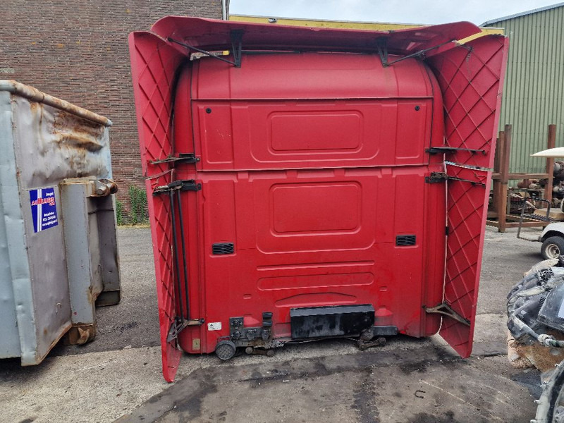 Scania R124 topline cabin - Fülke és belső tér: 4 kép. Scania R124 topline cabin - Fülke és belső tér: 4 kép.