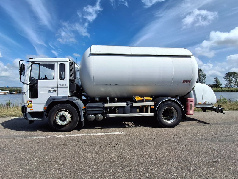 Volvo FL 250 GAS / LPG - Tartályos teherautó: 4 kép. Volvo FL 250 GAS / LPG - Tartályos teherautó: 4 kép.