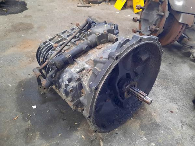 ZF 6S890 - Sebességváltó - Teherautó: 2 kép. ZF 6S890 - Sebességváltó - Teherautó: 2 kép.