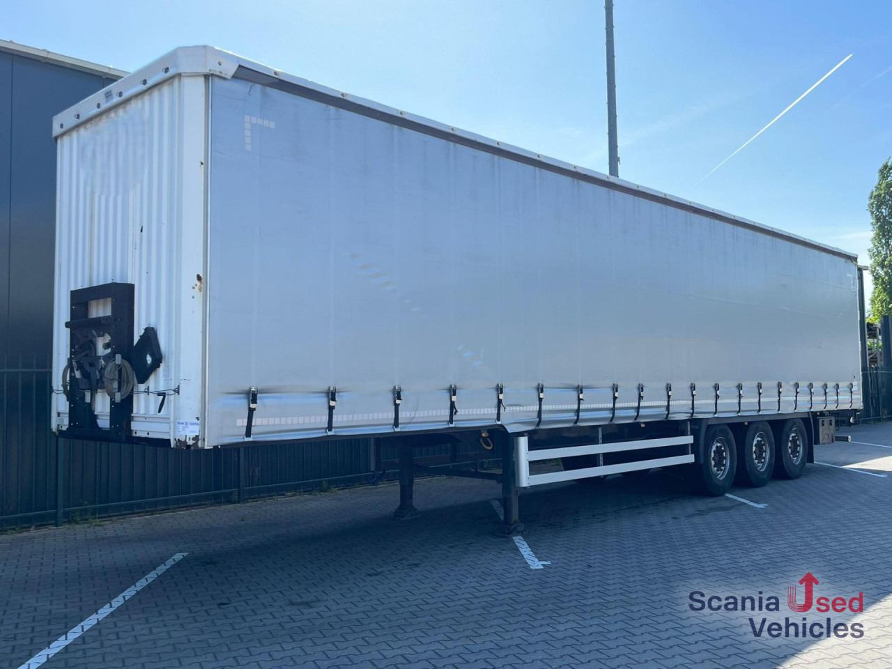 KAESSBOHRER KASSBOHRER XS CURTAINSIDER 3 AXLE 3X STOCK - Ponyvás félpótkocsi: 1 kép. KAESSBOHRER KASSBOHRER XS CURTAINSIDER 3 AXLE 3X STOCK - Ponyvás félpótkocsi: 1 kép.