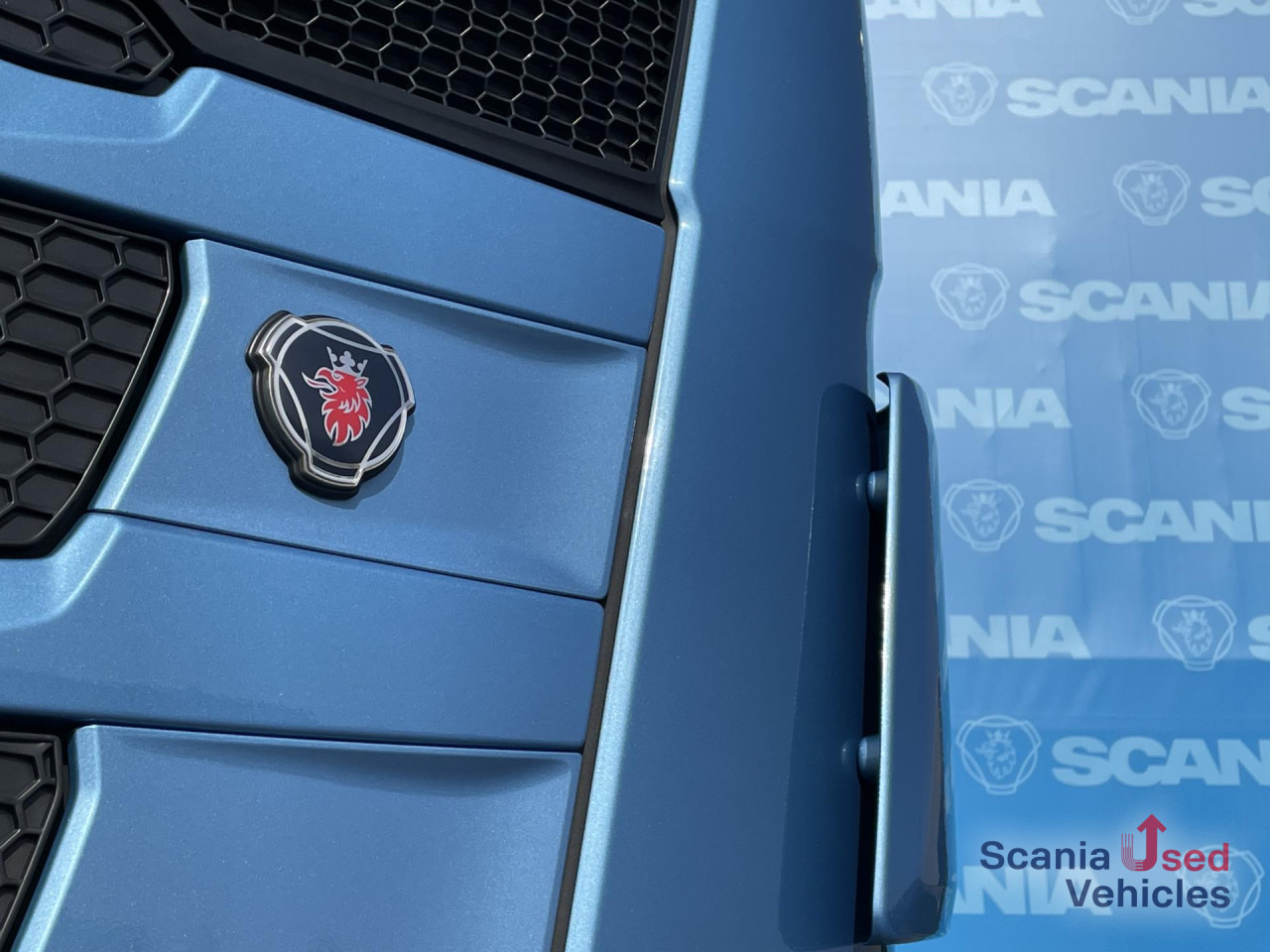 SCANIA R 410 A4x2NA RETARDER LED LNG SMART 2 P-AIRCO - Nyergesvontató: 2 kép. SCANIA R 410 A4x2NA RETARDER LED LNG SMART 2 P-AIRCO - Nyergesvontató: 2 kép.