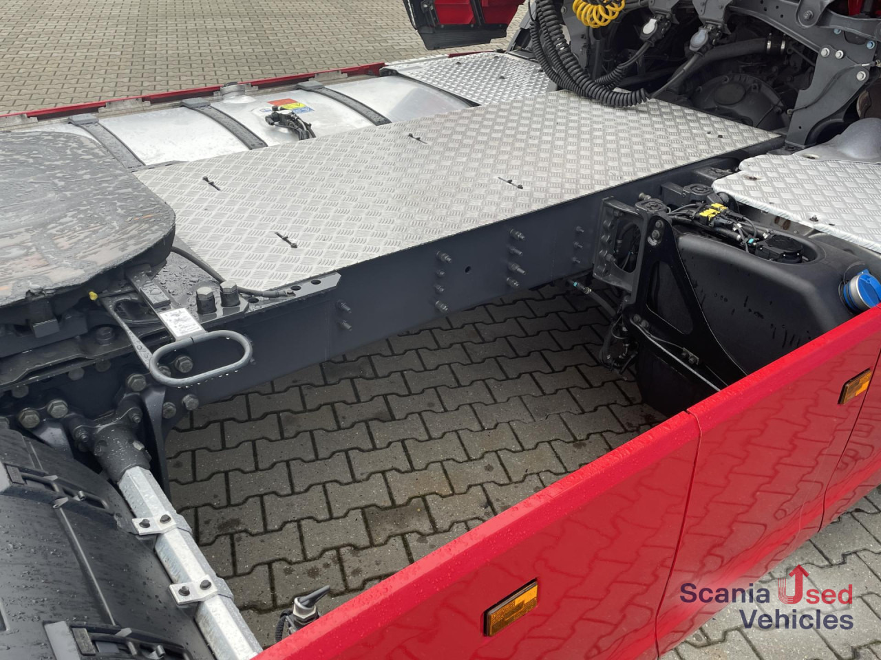 SCANIA R 410 A4x2NA RETARDER LED NAVI - Nyergesvontató: 2 kép. SCANIA R 410 A4x2NA RETARDER LED NAVI - Nyergesvontató: 2 kép.