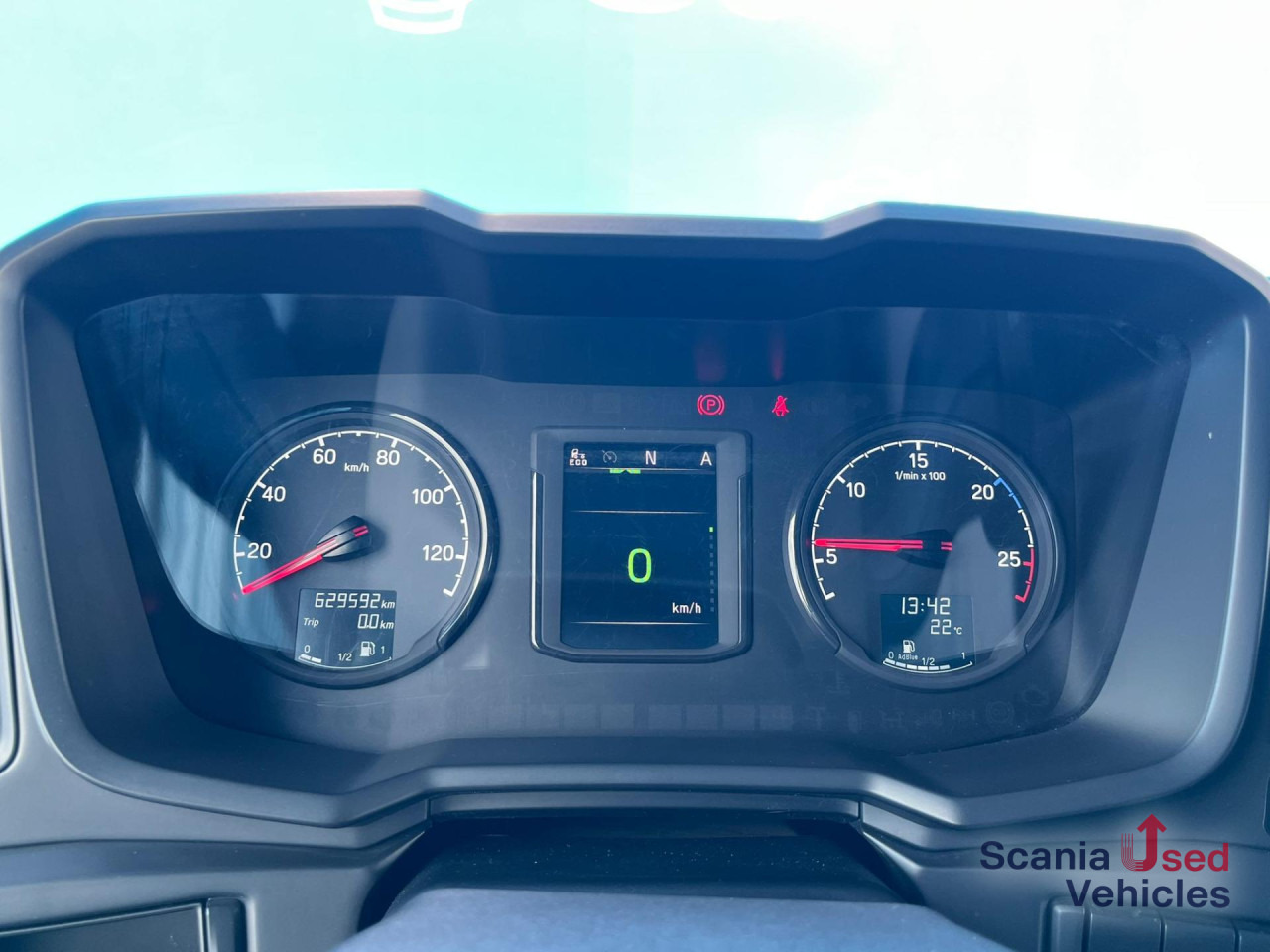 SCANIA R 450 A4x2NA RETARDER DIFF-L P-AIRCO PTOV - Nyergesvontató: 5 kép. SCANIA R 450 A4x2NA RETARDER DIFF-L P-AIRCO PTOV - Nyergesvontató: 5 kép.
