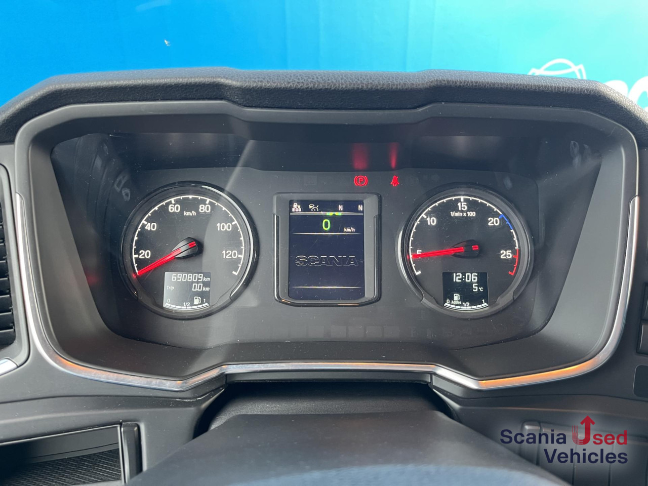 SCANIA R 450 A4x2NA RETARDER DIFF-L P-AIRCO SMART2 - Nyergesvontató: 3 kép. SCANIA R 450 A4x2NA RETARDER DIFF-L P-AIRCO SMART2 - Nyergesvontató: 3 kép.