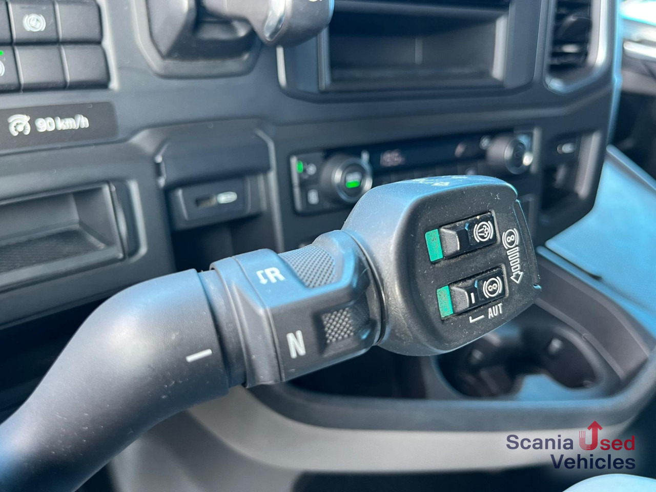 SCANIA R 450 A4x2NA RETARDER DIFF-L PARK COOL SMART2 - Nyergesvontató: 4 kép. SCANIA R 450 A4x2NA RETARDER DIFF-L PARK COOL SMART2 - Nyergesvontató: 4 kép.