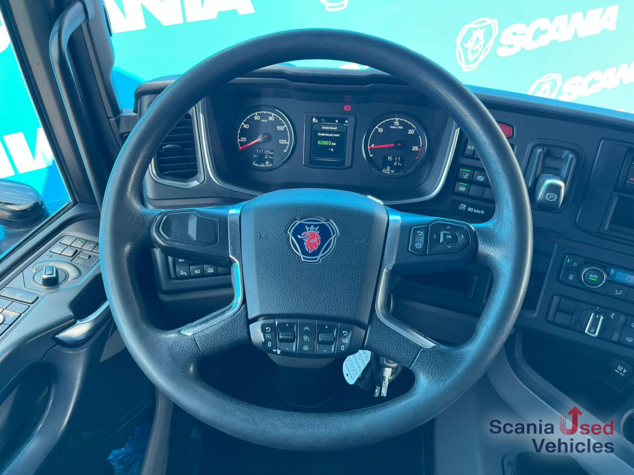 SCANIA R 450 A4x2NA RETARDER DIFF-L PARK COOL SMART2 - Nyergesvontató: 3 kép. SCANIA R 450 A4x2NA RETARDER DIFF-L PARK COOL SMART2 - Nyergesvontató: 3 kép.