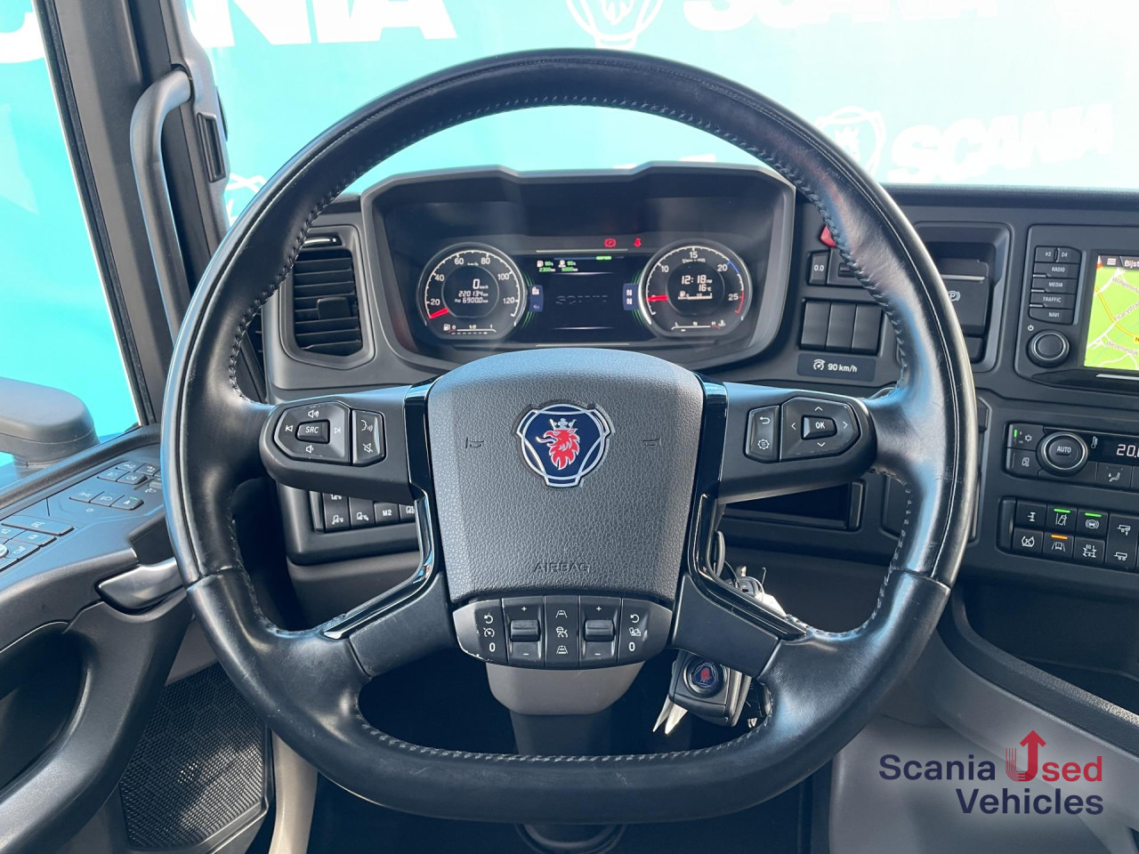 SCANIA R 450 A4x2NB DIFF-L RETARDER FULL AIR P-AIRCO ACC - Nyergesvontató: 2 kép. SCANIA R 450 A4x2NB DIFF-L RETARDER FULL AIR P-AIRCO ACC - Nyergesvontató: 2 kép.