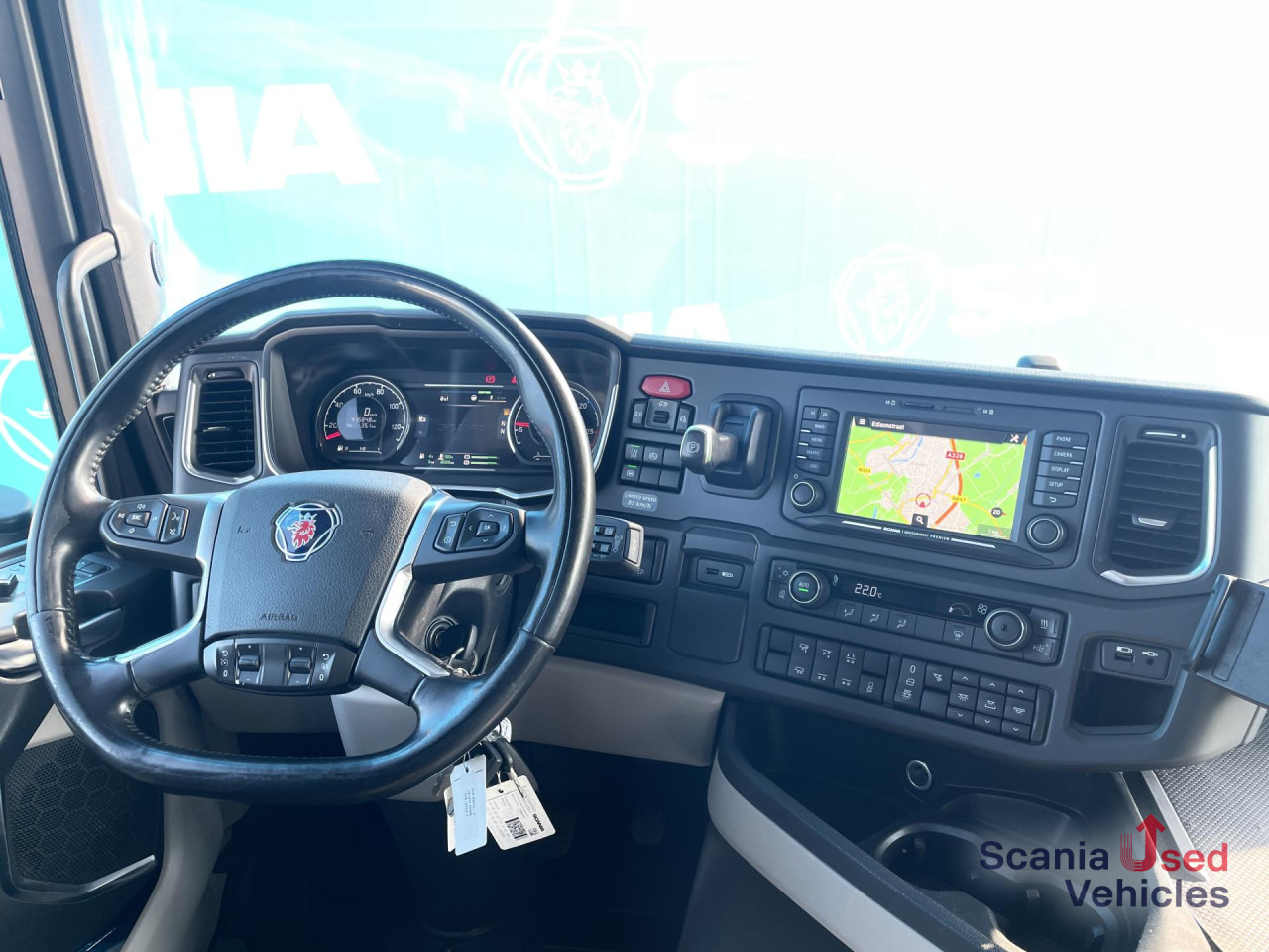 Interior photo 1: Nyergesvontató SCANIA R 450 A6x2/4NA RETARDER PTO LED NAVI
