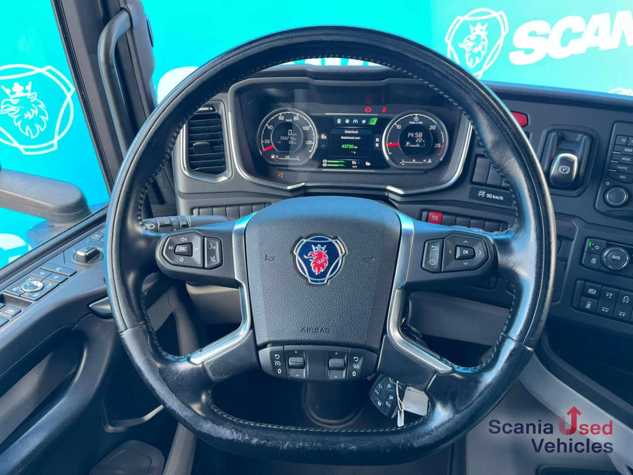 SCANIA R 450 A6x2/4NA RETARDER PTO LED NAVI - Nyergesvontató: 5 kép. SCANIA R 450 A6x2/4NA RETARDER PTO LED NAVI - Nyergesvontató: 5 kép.