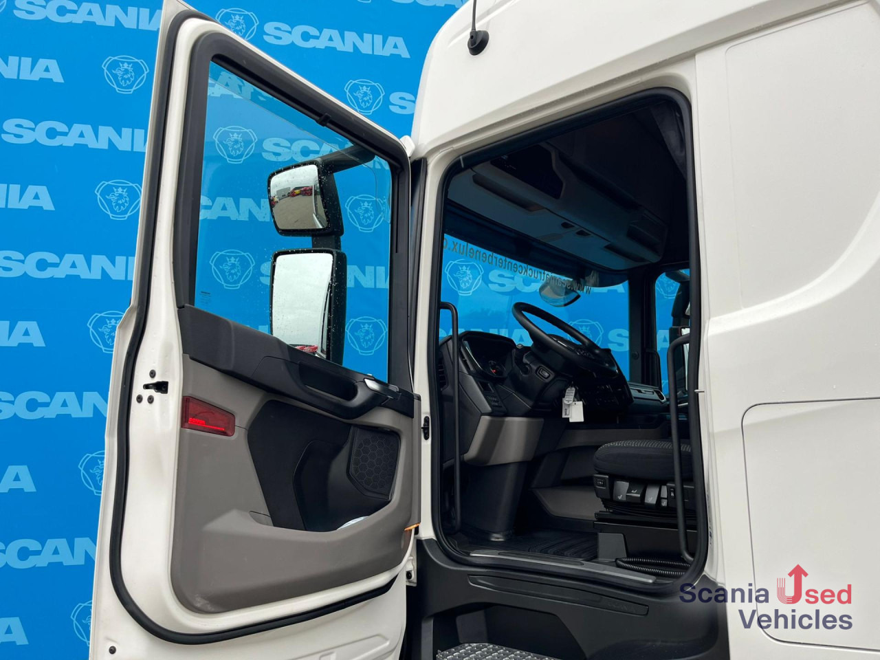 SCANIA R 500 A4x2EB RETARDER MEGA VOLUME P-AIRCO ACC - Nyergesvontató: 2 kép. SCANIA R 500 A4x2EB RETARDER MEGA VOLUME P-AIRCO ACC - Nyergesvontató: 2 kép.