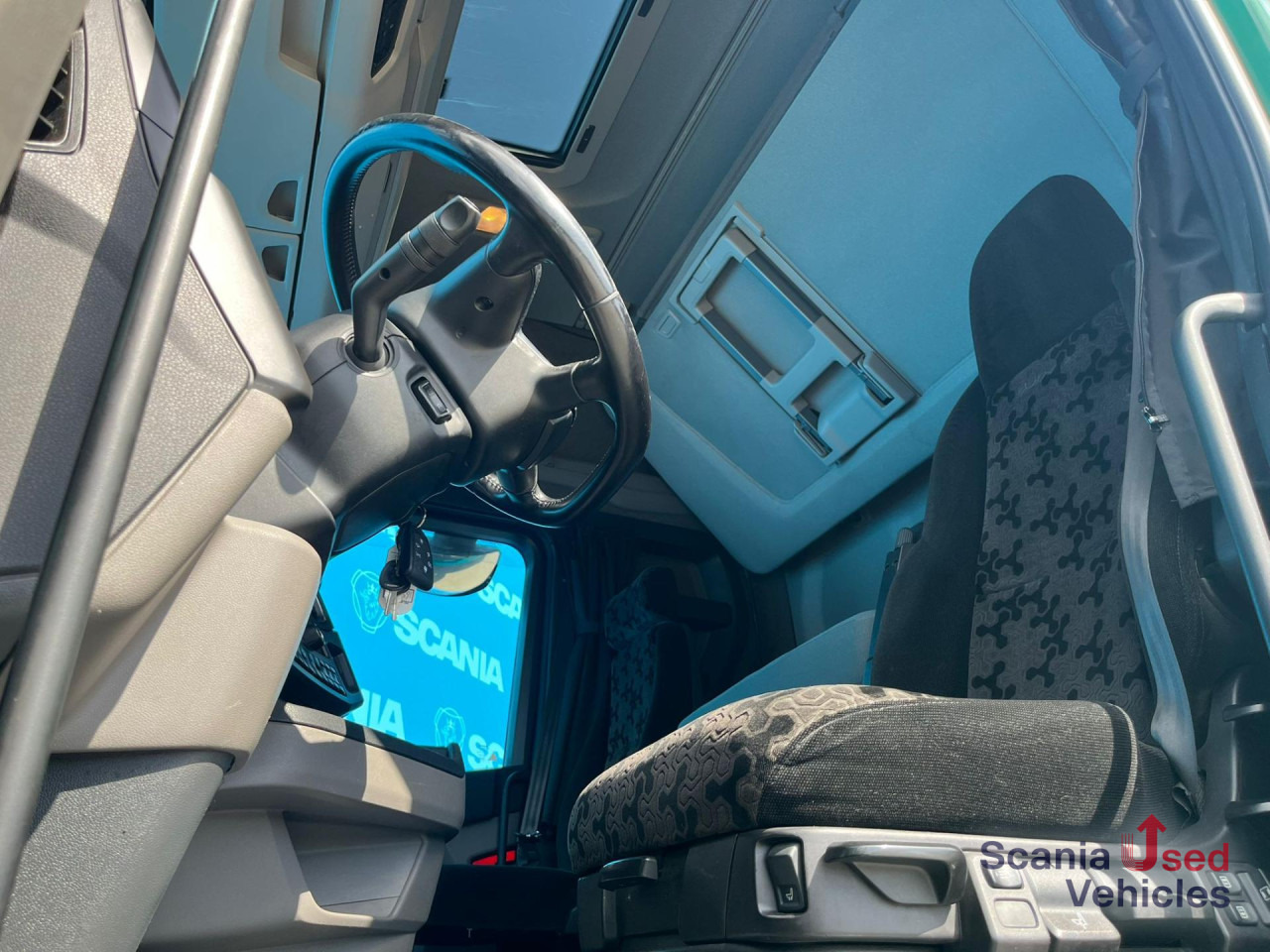 SCANIA S 450 A4x2NB RETARDER 8T FULL AIR PARK AIRCO - Nyergesvontató: 4 kép. SCANIA S 450 A4x2NB RETARDER 8T FULL AIR PARK AIRCO - Nyergesvontató: 4 kép.