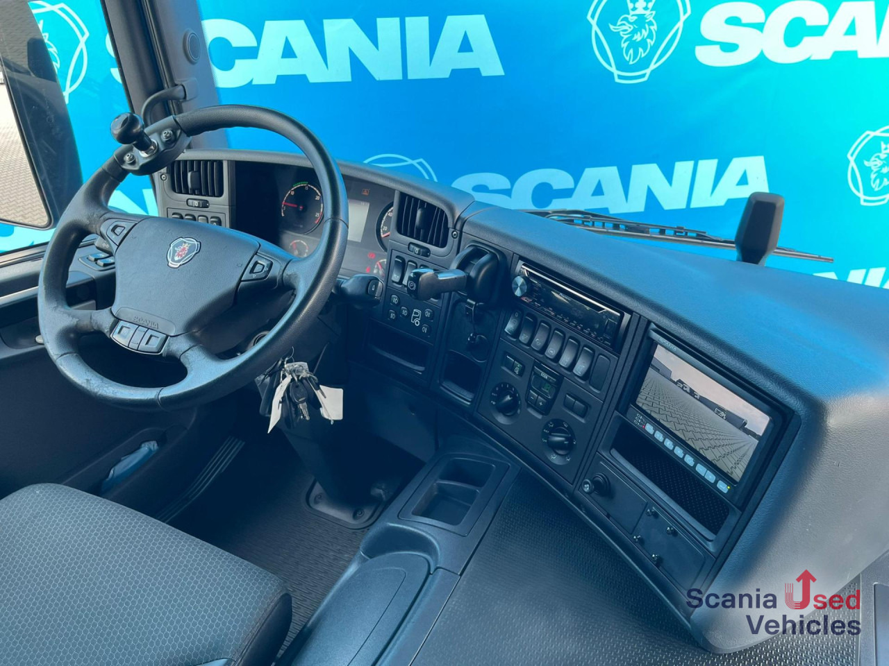 SCANIA P 250 DB4x2MNA AIRCO TAILLIFT 1.5T BOX 675X250X235 - Dobozos felépítményű teherautó: 5 kép. SCANIA P 250 DB4x2MNA AIRCO TAILLIFT 1.5T BOX 675X250X235 - Dobozos felépítményű teherautó: 5 kép.