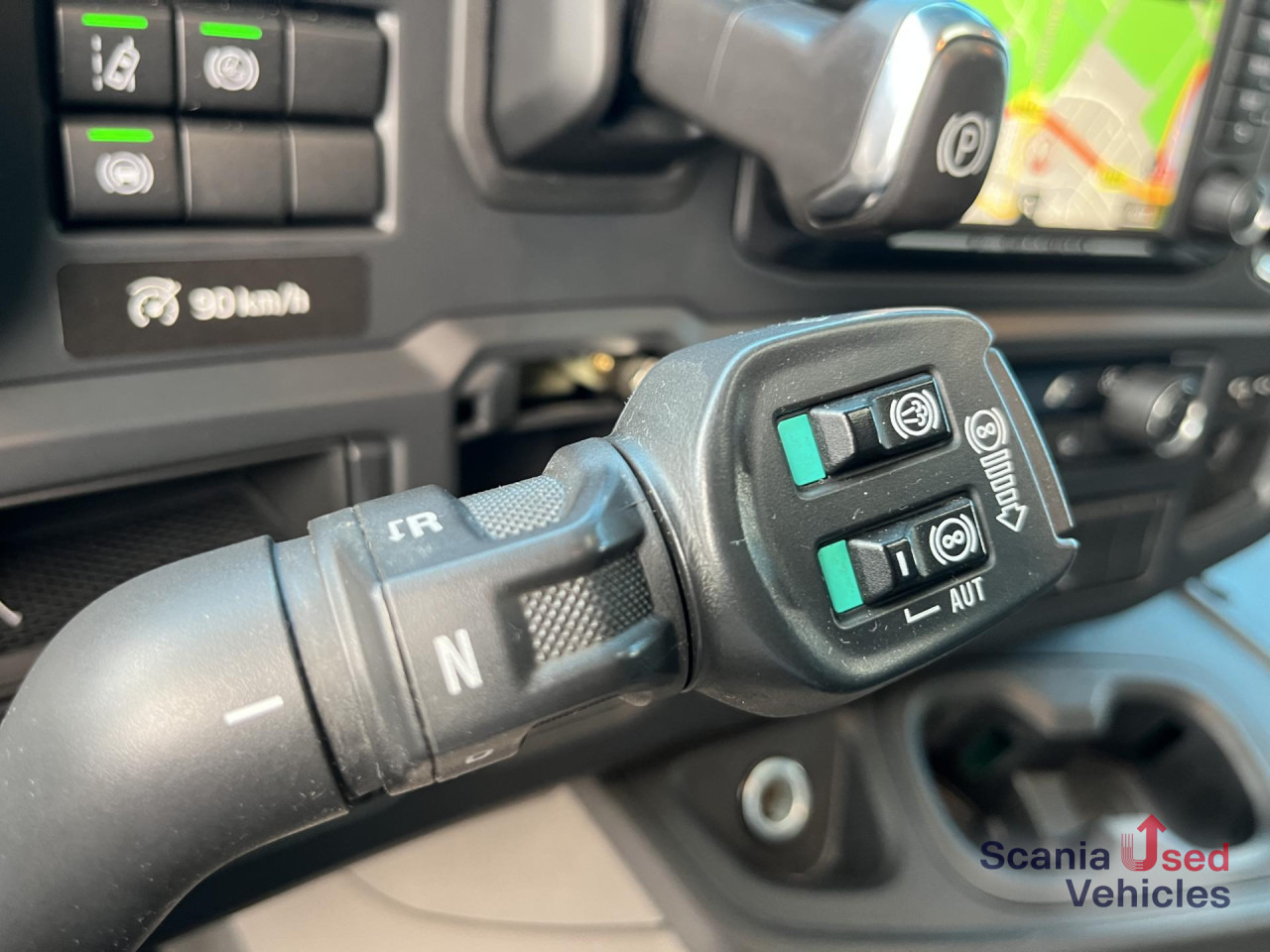 SCANIA P 320 B6x2*4NB RETARDER FULL AIR 8T 7.2x2.5x2.35M - Dobozos felépítményű teherautó: 5 kép. SCANIA P 320 B6x2*4NB RETARDER FULL AIR 8T 7.2x2.5x2.35M - Dobozos felépítményű teherautó: 5 kép.