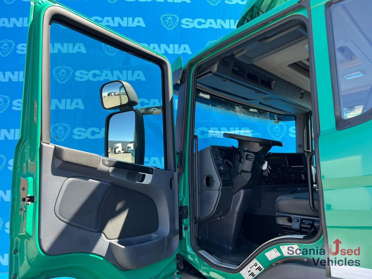 SCANIA P 320 DB6x2*4MNB RETARDER FULL AIR 8T TAIL LIFT 2T - Alvaz teherautó: 3 kép. SCANIA P 320 DB6x2*4MNB RETARDER FULL AIR 8T TAIL LIFT 2T - Alvaz teherautó: 3 kép.